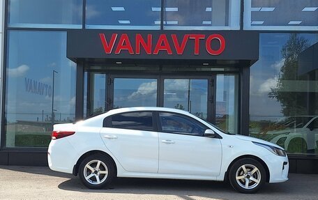 KIA Rio IV, 2017 год, 1 390 000 рублей, 2 фотография