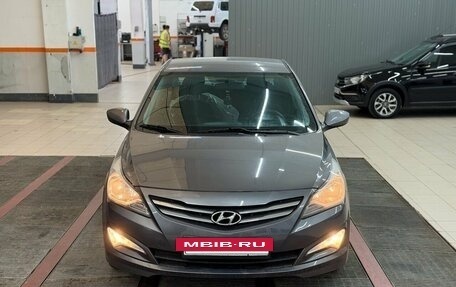 Hyundai Solaris II рестайлинг, 2015 год, 990 000 рублей, 3 фотография
