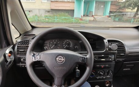 Opel Zafira A рестайлинг, 2002 год, 300 000 рублей, 10 фотография