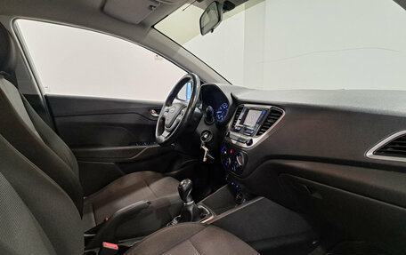 Hyundai Solaris II рестайлинг, 2018 год, 1 030 000 рублей, 13 фотография