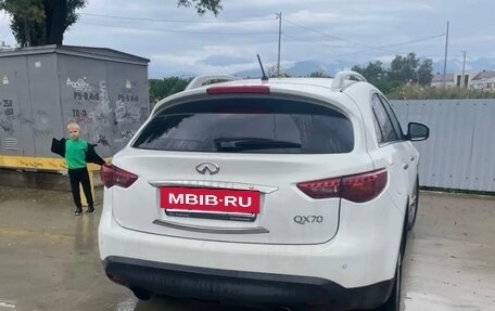 Infiniti QX70, 2015 год, 1 300 000 рублей, 4 фотография