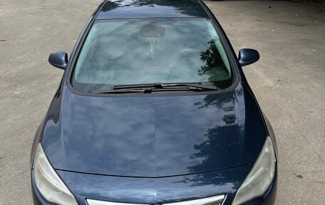 Opel Astra J, 2011 год, 580 000 рублей, 1 фотография