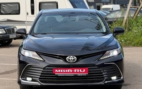 Toyota Camry, 2021 год, 2 500 000 рублей, 4 фотография