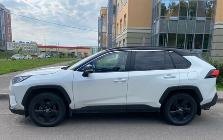 Toyota RAV4, 2022 год, 1 500 000 рублей, 2 фотография