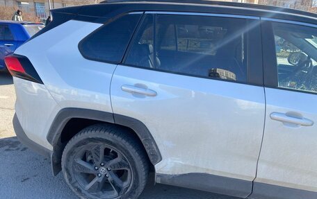 Toyota RAV4, 2022 год, 1 500 000 рублей, 3 фотография