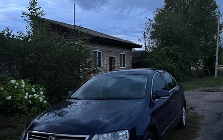 Volkswagen Passat B6, 2005 год, 630 000 рублей, 2 фотография