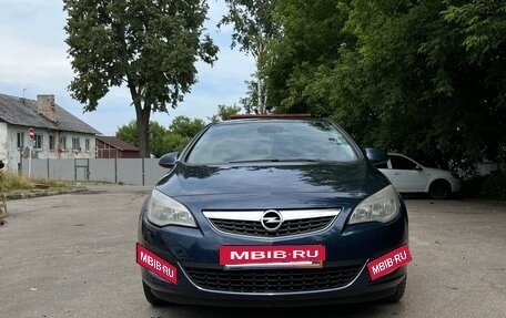Opel Astra J, 2011 год, 580 000 рублей, 2 фотография