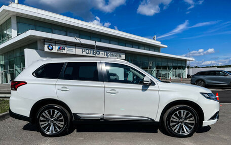 Mitsubishi Outlander III рестайлинг 3, 2018 год, 1 847 000 рублей, 5 фотография