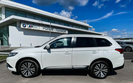 Mitsubishi Outlander III рестайлинг 3, 2018 год, 1 847 000 рублей, 9 фотография