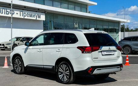 Mitsubishi Outlander III рестайлинг 3, 2018 год, 1 847 000 рублей, 8 фотография
