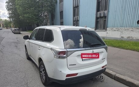 Mitsubishi Outlander III рестайлинг 3, 2012 год, 800 000 рублей, 5 фотография