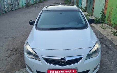 Opel Astra J, 2012 год, 1 000 000 рублей, 1 фотография