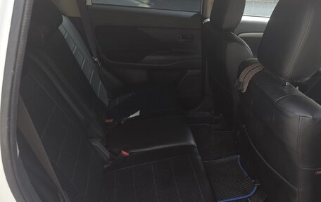 Mitsubishi Outlander III рестайлинг 3, 2012 год, 800 000 рублей, 6 фотография