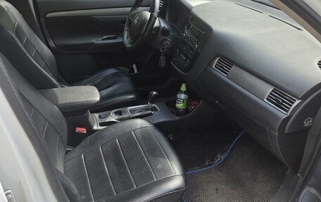 Mitsubishi Outlander III рестайлинг 3, 2012 год, 800 000 рублей, 7 фотография