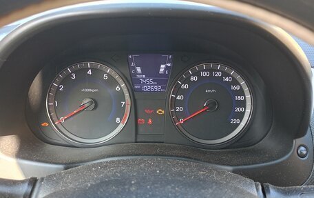 Hyundai Solaris II рестайлинг, 2012 год, 680 000 рублей, 7 фотография