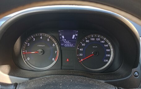 Hyundai Solaris II рестайлинг, 2012 год, 680 000 рублей, 8 фотография