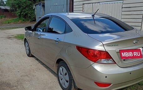 Hyundai Solaris II рестайлинг, 2012 год, 680 000 рублей, 4 фотография
