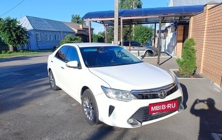 Toyota Camry, 2015 год, 1 900 000 рублей, 4 фотография