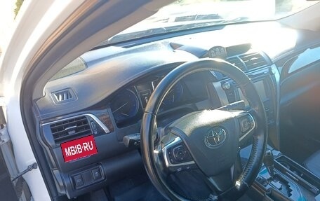 Toyota Camry, 2015 год, 1 900 000 рублей, 10 фотография