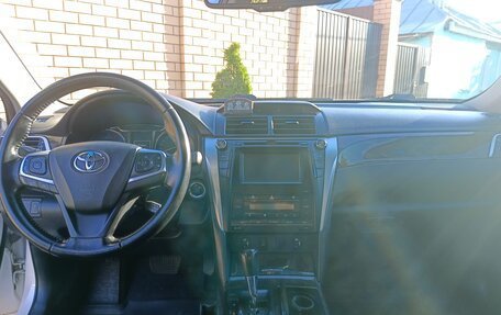 Toyota Camry, 2015 год, 1 900 000 рублей, 14 фотография