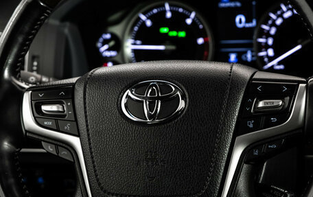 Toyota Land Cruiser 200, 2020 год, 7 199 000 рублей, 15 фотография