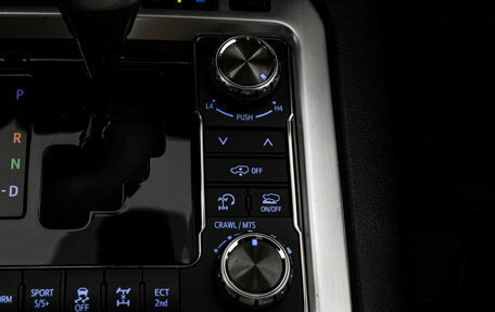 Toyota Land Cruiser 200, 2020 год, 7 199 000 рублей, 20 фотография