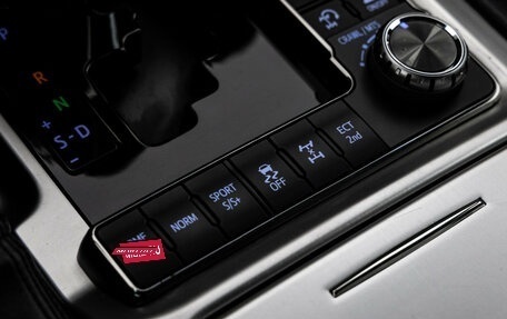 Toyota Land Cruiser 200, 2020 год, 7 199 000 рублей, 19 фотография
