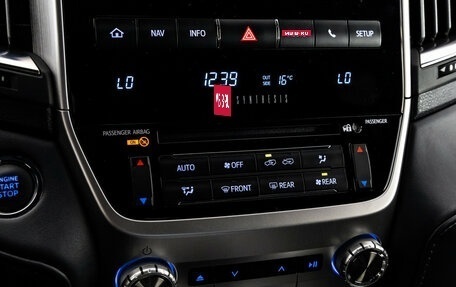 Toyota Land Cruiser 200, 2020 год, 7 199 000 рублей, 18 фотография
