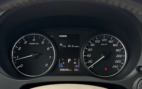Mitsubishi Outlander III рестайлинг 3, 2019 год, 2 150 000 рублей, 14 фотография