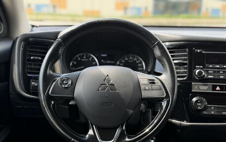Mitsubishi Outlander III рестайлинг 3, 2019 год, 2 150 000 рублей, 13 фотография