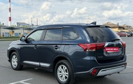 Mitsubishi Outlander III рестайлинг 3, 2019 год, 2 150 000 рублей, 4 фотография