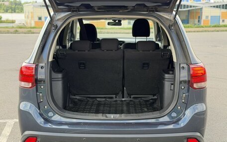 Mitsubishi Outlander III рестайлинг 3, 2019 год, 2 150 000 рублей, 23 фотография