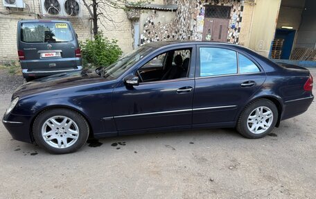 Mercedes-Benz E-Класс, 2003 год, 600 000 рублей, 2 фотография