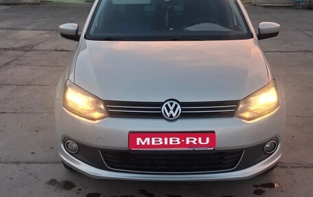 Volkswagen Polo VI (EU Market), 2011 год, 820 000 рублей, 1 фотография