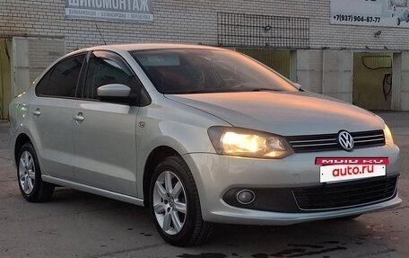 Volkswagen Polo VI (EU Market), 2011 год, 820 000 рублей, 2 фотография