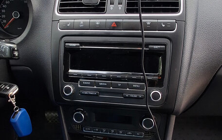 Volkswagen Polo VI (EU Market), 2011 год, 820 000 рублей, 16 фотография