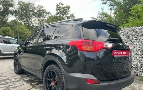 Toyota RAV4, 2014 год, 2 000 000 рублей, 9 фотография