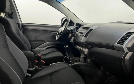 Mitsubishi Outlander III рестайлинг 3, 2011 год, 1 100 000 рублей, 11 фотография