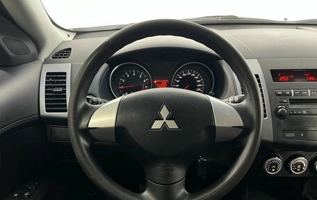 Mitsubishi Outlander III рестайлинг 3, 2011 год, 1 100 000 рублей, 14 фотография