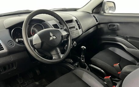 Mitsubishi Outlander III рестайлинг 3, 2011 год, 1 100 000 рублей, 9 фотография