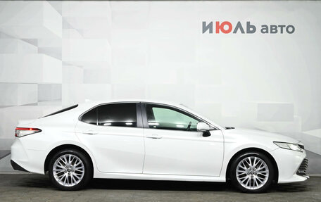 Toyota Camry, 2018 год, 2 650 000 рублей, 9 фотография