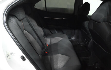 Toyota Camry, 2018 год, 2 650 000 рублей, 11 фотография