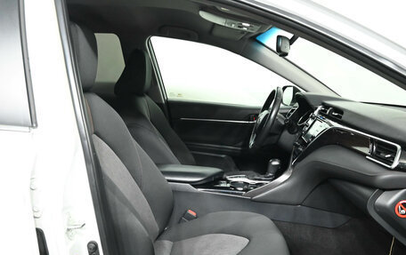 Toyota Camry, 2018 год, 2 650 000 рублей, 10 фотография