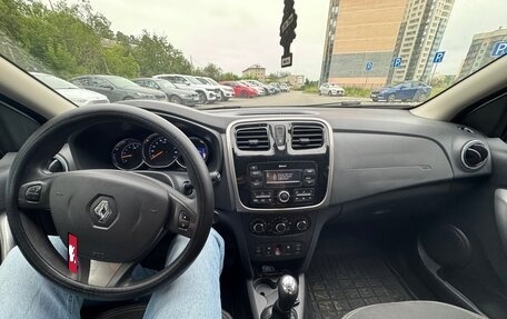 Renault Logan II, 2017 год, 640 000 рублей, 3 фотография