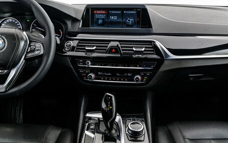 BMW 5 серия, 2018 год, 2 099 000 рублей, 15 фотография
