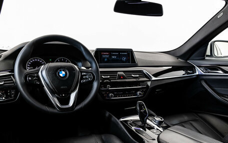 BMW 5 серия, 2018 год, 2 099 000 рублей, 17 фотография