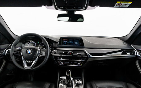 BMW 5 серия, 2018 год, 2 099 000 рублей, 13 фотография