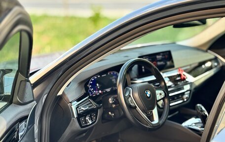 BMW 5 серия, 2019 год, 2 000 000 рублей, 10 фотография