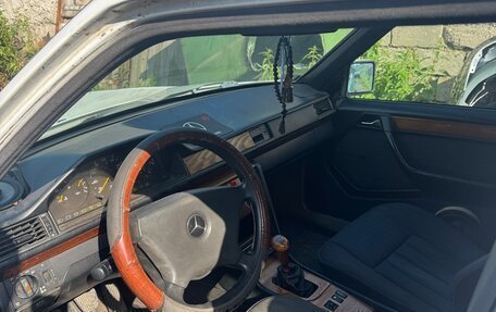 Mercedes-Benz E-Класс, 1992 год, 125 000 рублей, 5 фотография