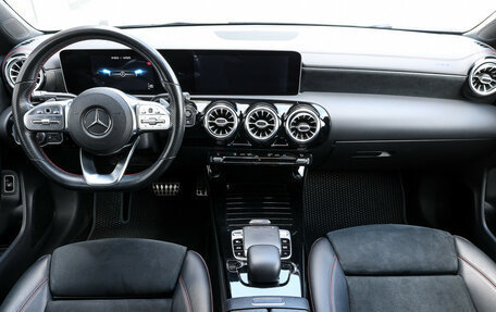 Mercedes-Benz CLA, 2019 год, 2 897 000 рублей, 15 фотография